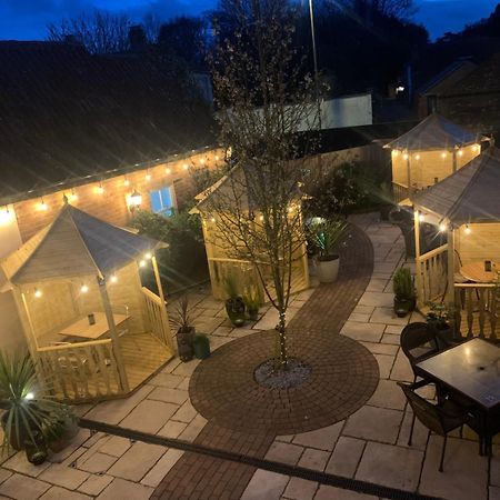 Greyhound Inn Wilton Wilton  Eksteriør bilde