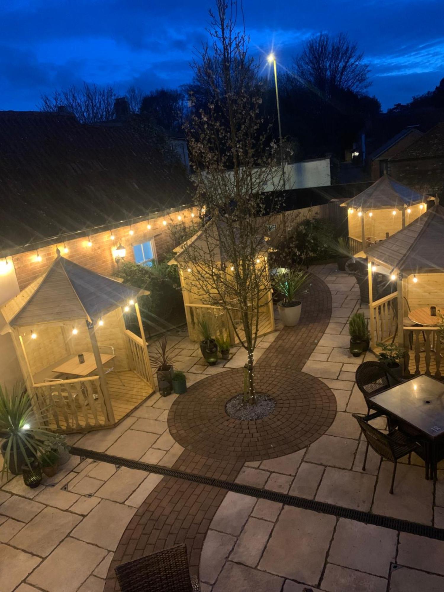 Greyhound Inn Wilton Wilton  Eksteriør bilde