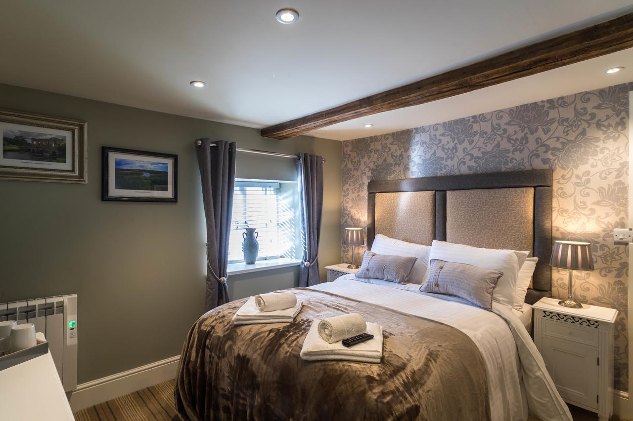Greyhound Inn Wilton Wilton  Eksteriør bilde