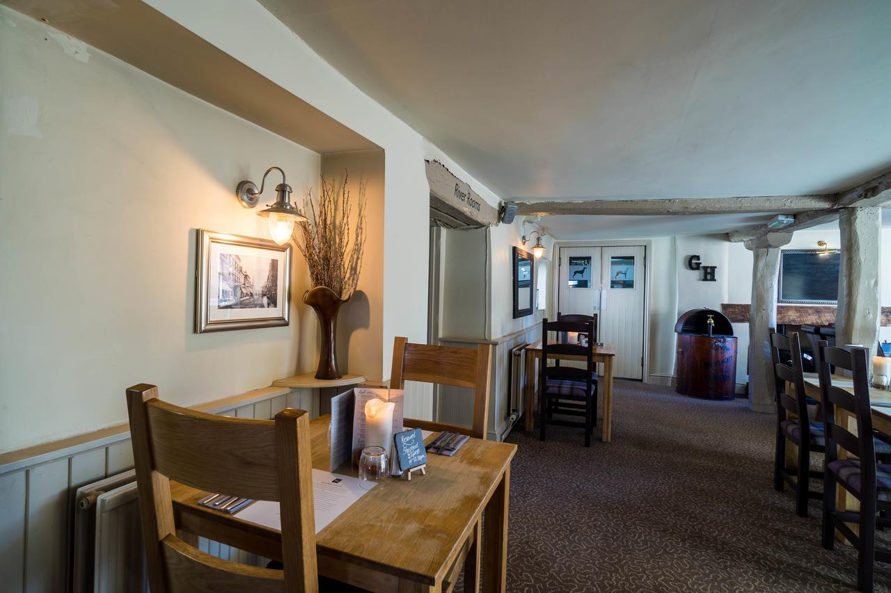 Greyhound Inn Wilton Wilton  Eksteriør bilde