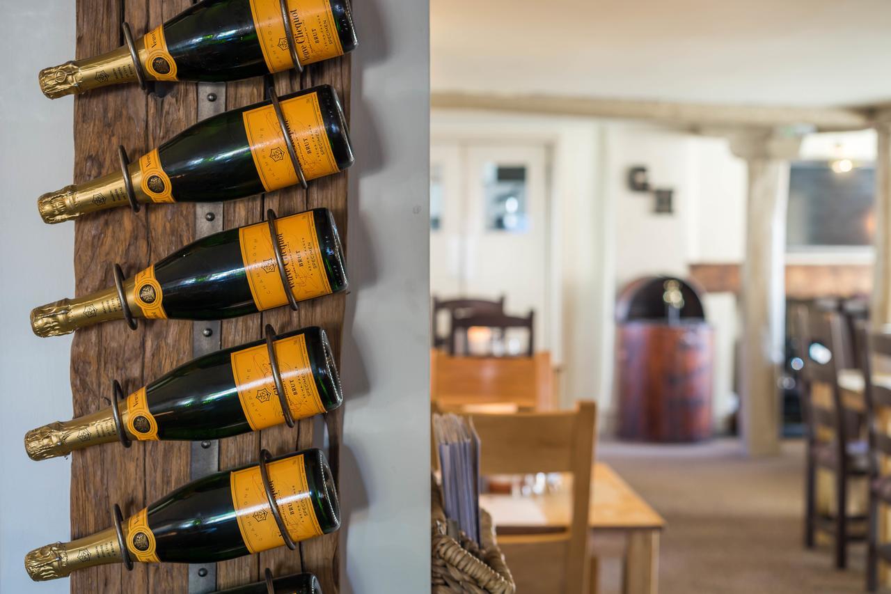 Greyhound Inn Wilton Wilton  Eksteriør bilde