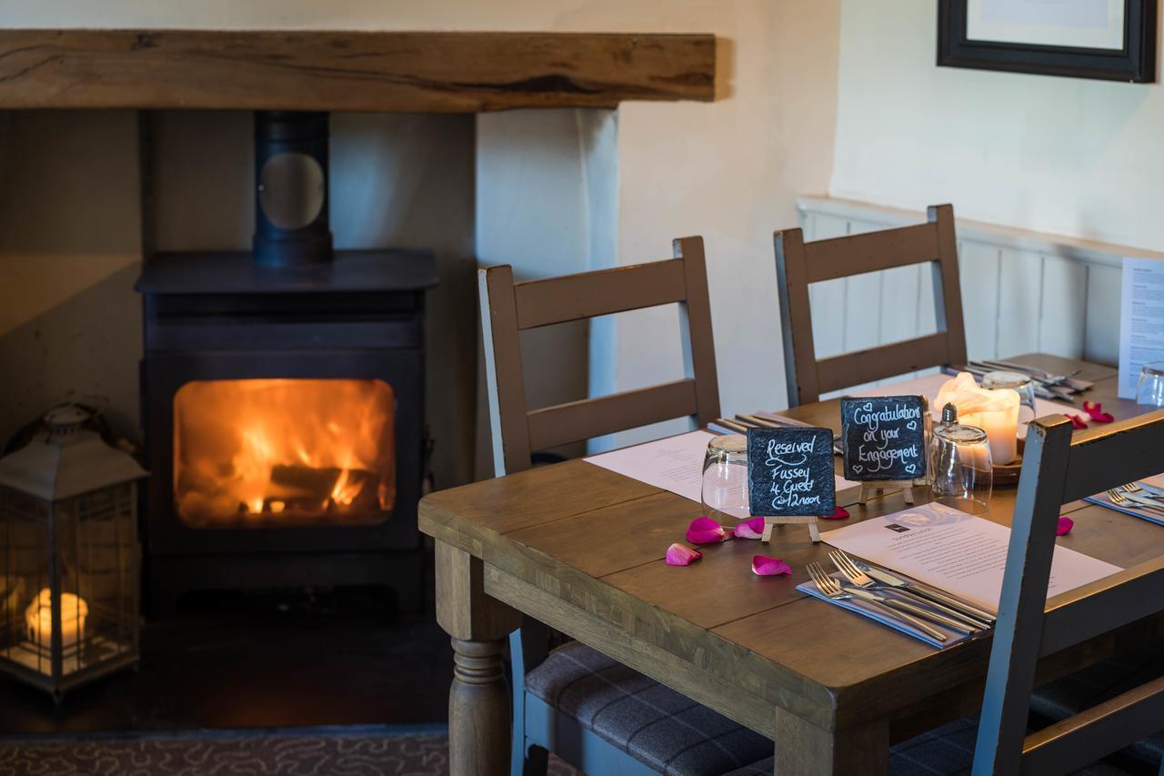 Greyhound Inn Wilton Wilton  Eksteriør bilde