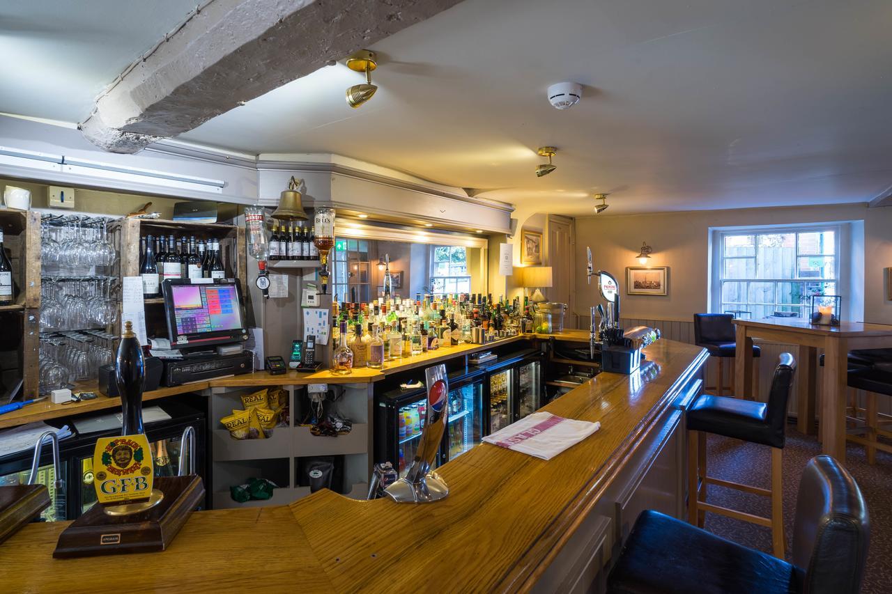 Greyhound Inn Wilton Wilton  Eksteriør bilde