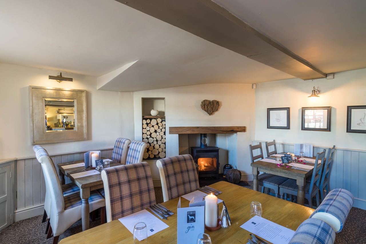Greyhound Inn Wilton Wilton  Eksteriør bilde